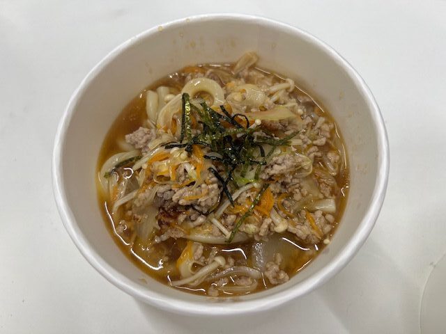 豚ひき肉と千切りキャベツのあんかけ焼うどん