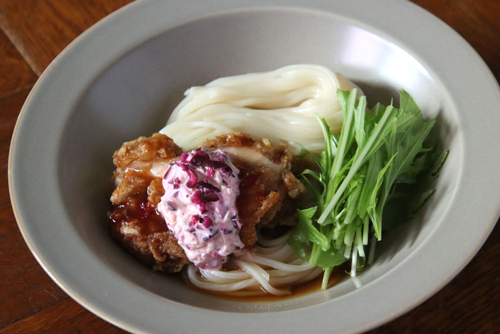 揚げ物は大変なので唐揚げを使って！『チキン南蛮風冷やし混ぜうどん』
