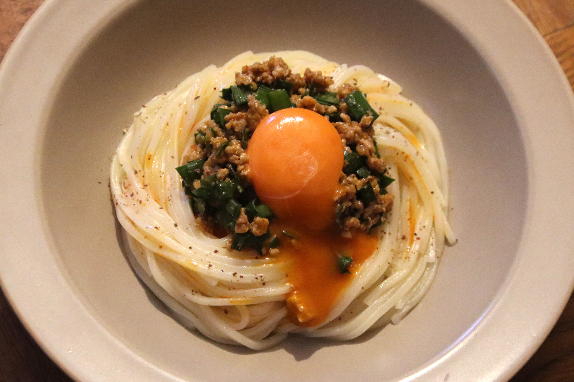 麻辣肉にら玉冷やしうどん