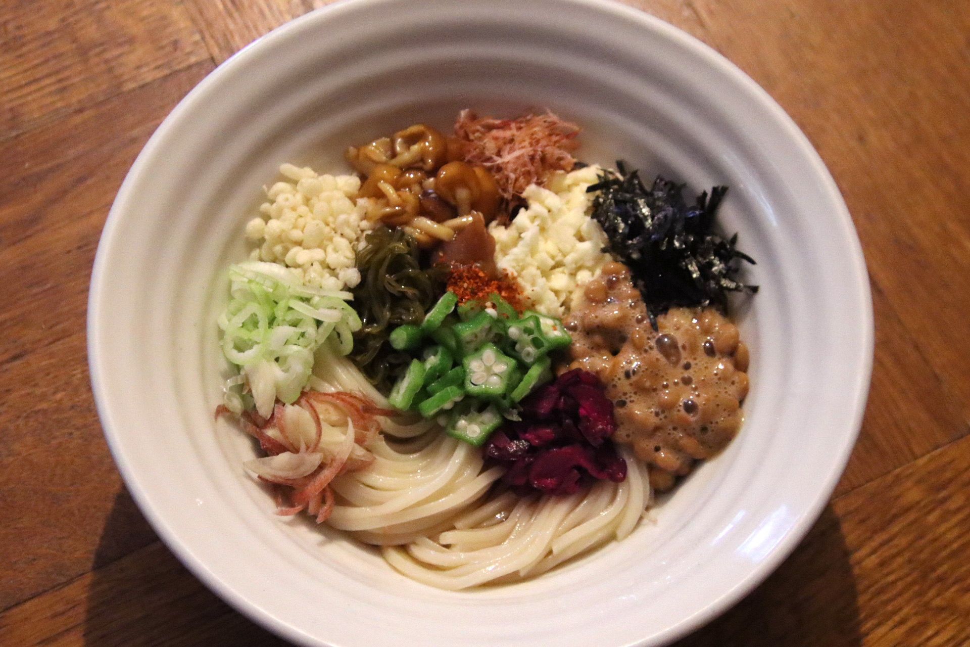 ネバネバばくだん冷やしうどん