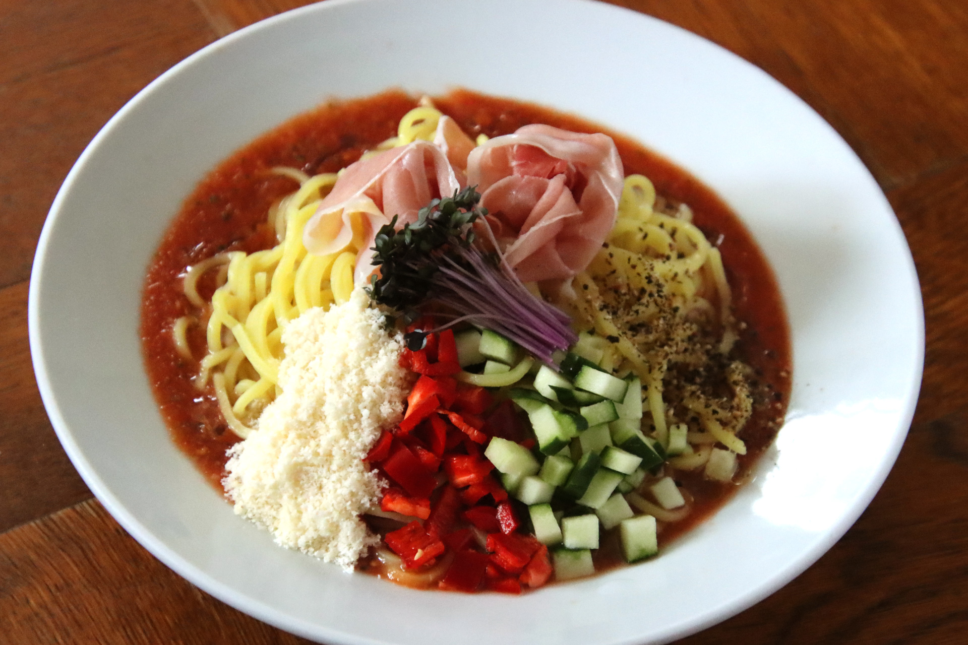 ガスパチョ生ハム冷やしラーメン